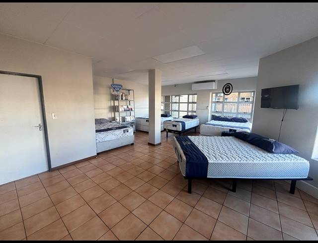 1,163M² WAREHOUSE TO LET IN PAROW INDUSTRIAL